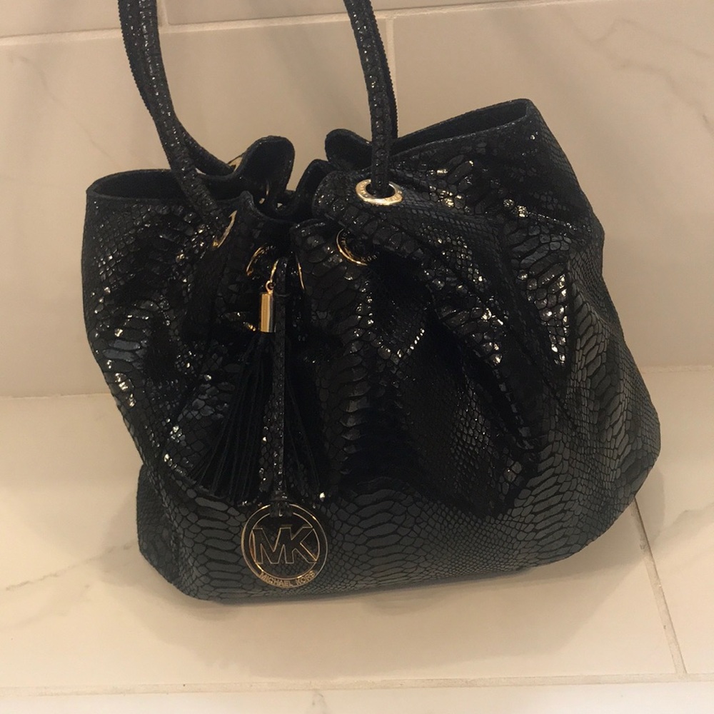 Micheal Kors Drawstring Bag